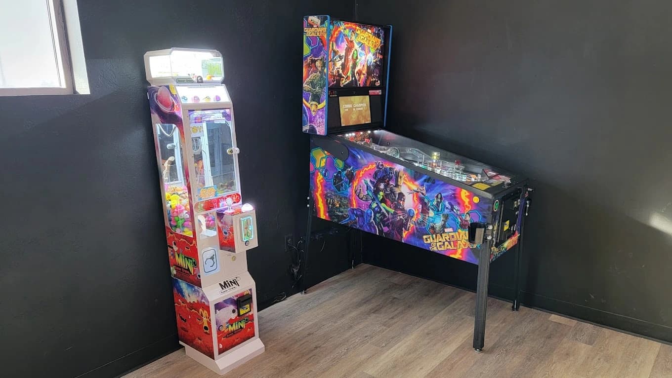 Glow In The Park Indoor Mini Golf