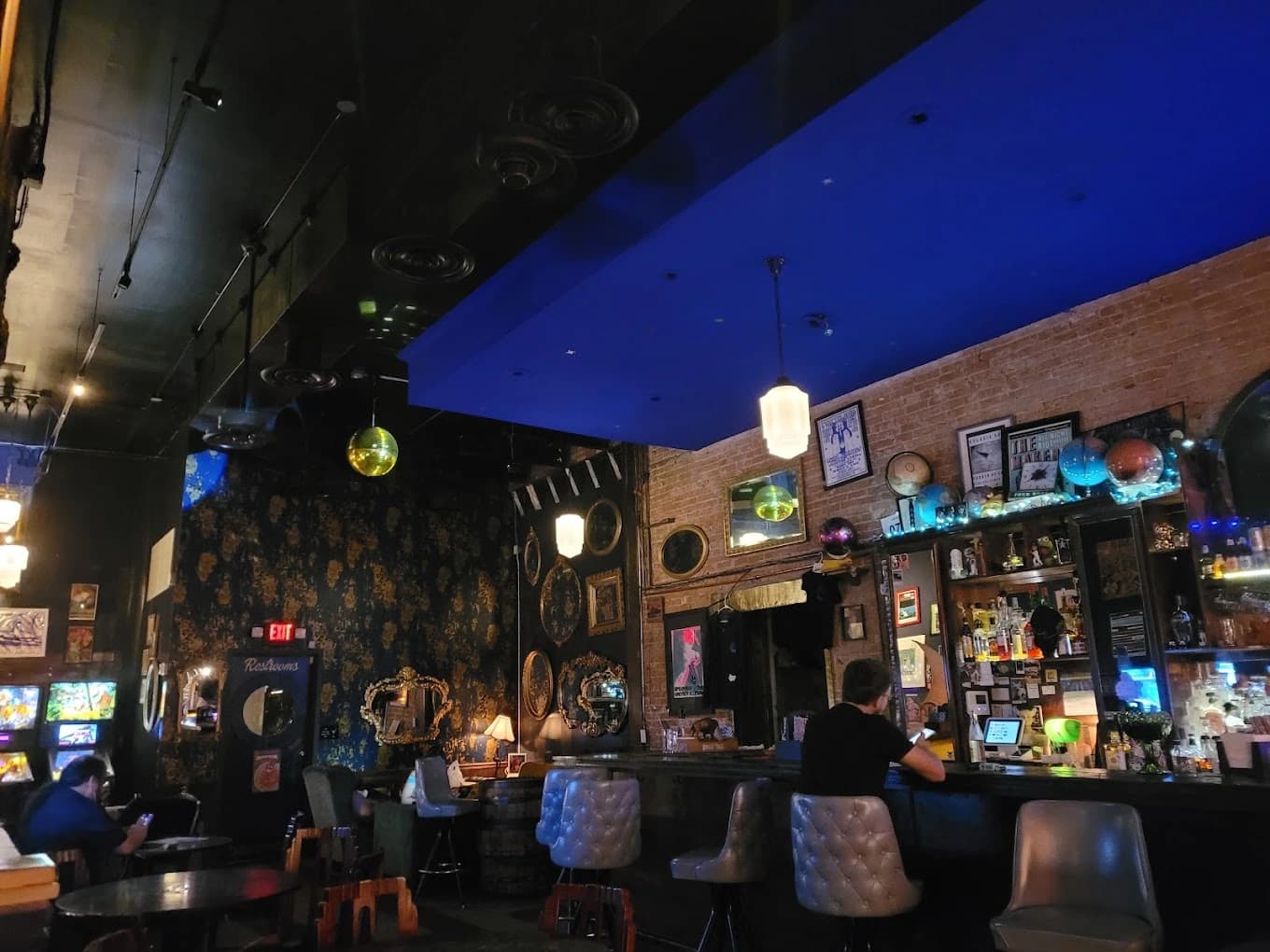 Little Dipper Lounge