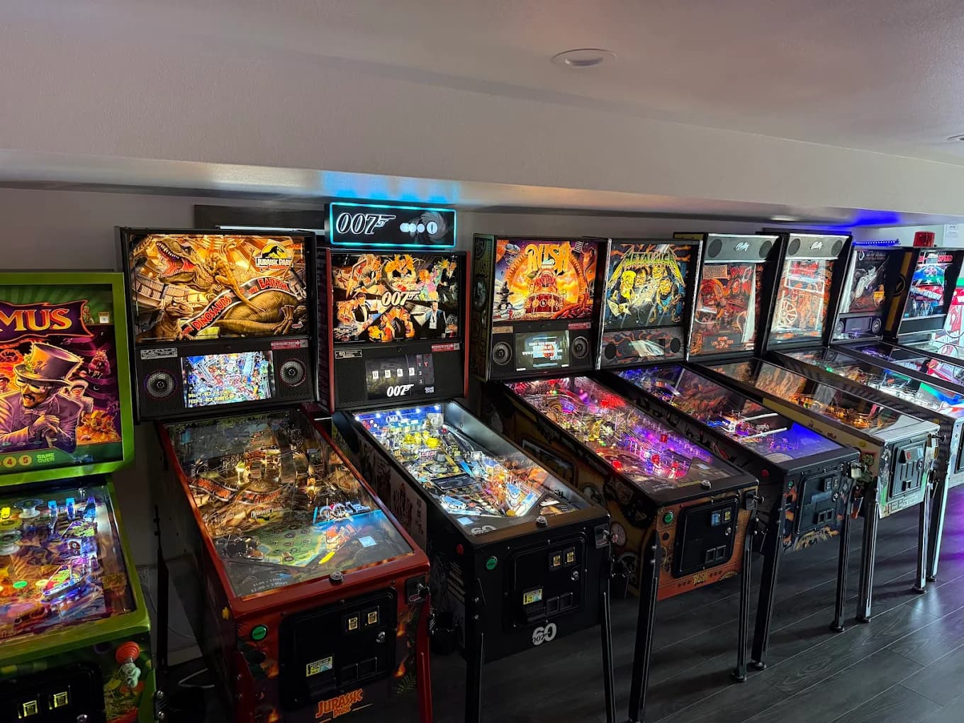 Outlanes Pinball Lounge