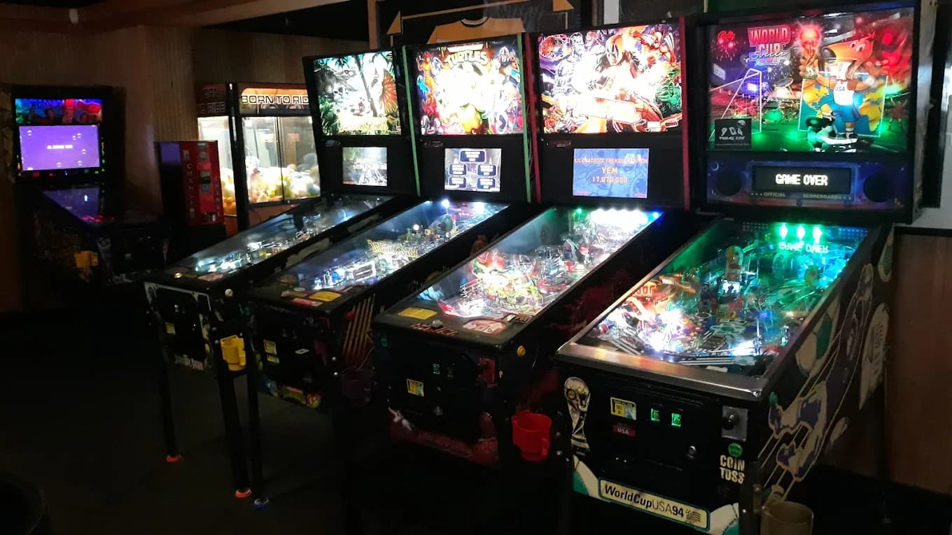 Sneakers Sports Grille