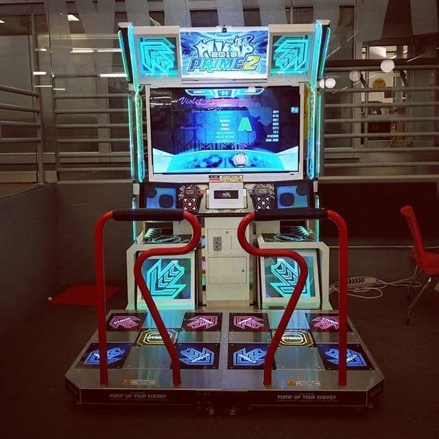 pump it up dance arcade machine