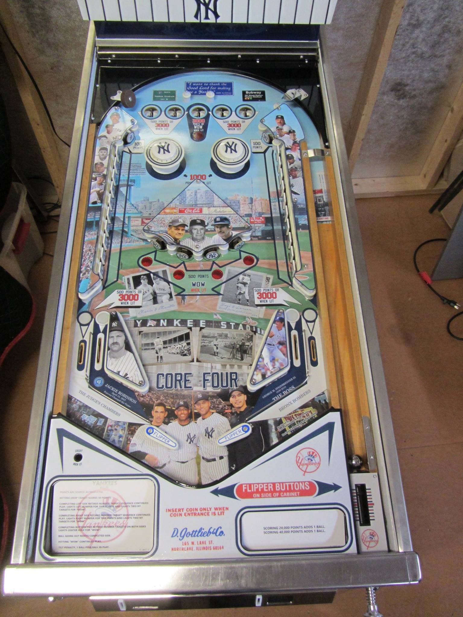 New York Yankees themed vintage pinball machine with players and stadium images